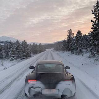Porsche 911 winter wallpaper