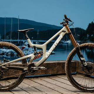 Santa Cruz v10 wallpaper