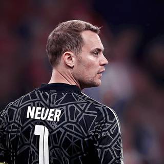 Manuel Neuer phone wallpaper