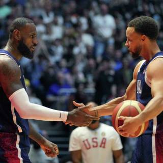 Lebron James and Stephen Curry wallpaper