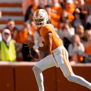 Nico Iamaleava wallpaper