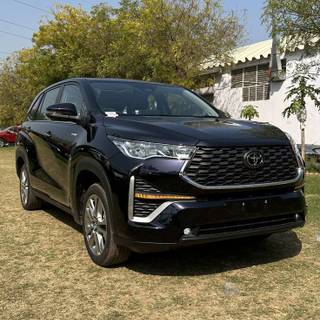 Innova Hycross wallpaper