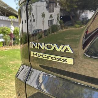 Innova Hycross wallpaper