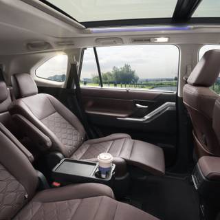 Innova Hycross wallpaper