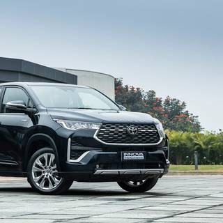 Innova Hycross wallpaper