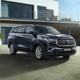 Innova Hycross wallpaper