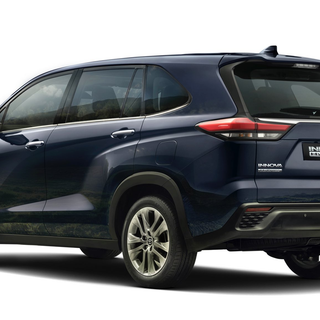 Innova Hycross wallpaper