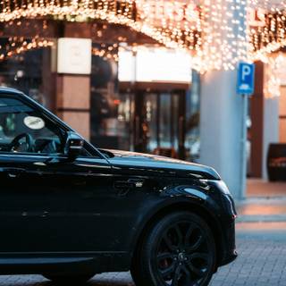 Black Range Rover 4k wallpaper