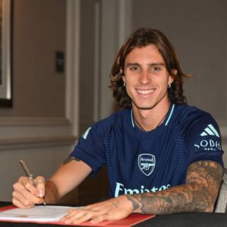 Riccardo Calafiori wallpaper