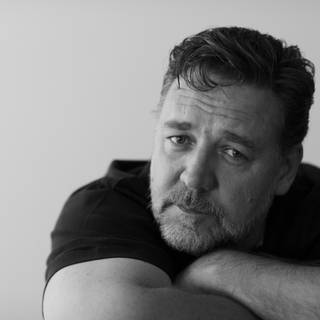 Russell Crowe desktop wallpaper