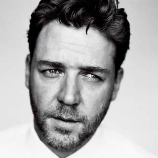 Russell Crowe desktop wallpaper