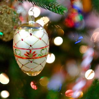 Classic Christmas tree wallpaper