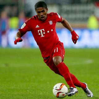 Douglas Costa desktop wallpaper