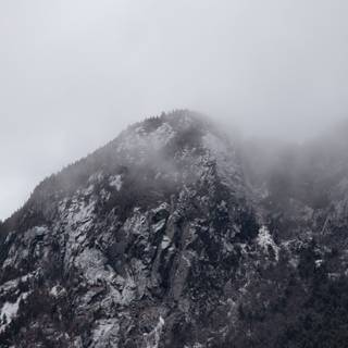 Winter foggy mountain wallpaper
