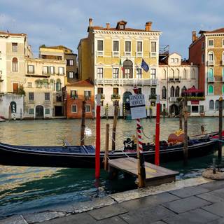 Venice Italy Gondolas wallpaper
