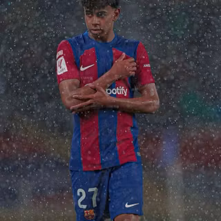 Lamine Yamal aesthetic wallpaper