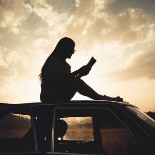 Book reader wallpaper