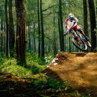 Mountain biking laptop wallpaper