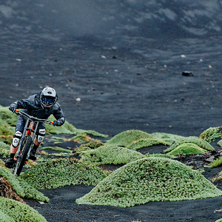 Mountain biking laptop wallpaper