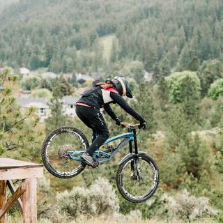 Mountain biking laptop wallpaper