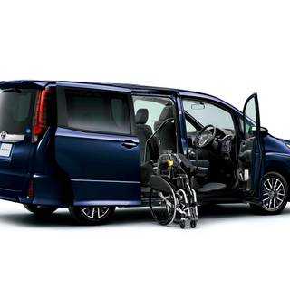 Toyota Noah wallpaper