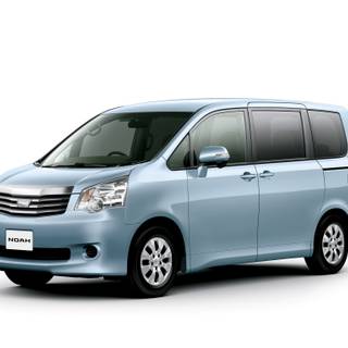 Toyota Noah wallpaper