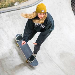 Female skateboarder wallpaper