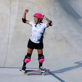Female skateboarder wallpaper