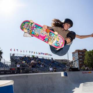Female skateboarder wallpaper