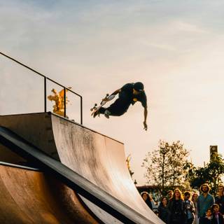 Street skateboarding wallpaper