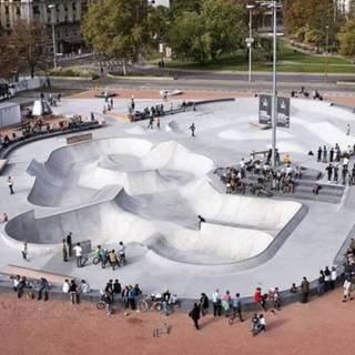 Skate park scene wallpaper