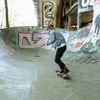 Skate park scene wallpaper