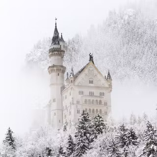 Winter old castle wallpaper
