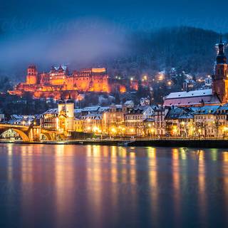 Winter old castle wallpaper