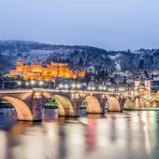 Winter old castle wallpaper