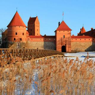 Winter old castle wallpaper