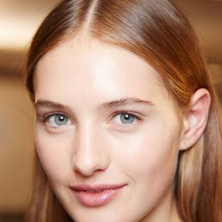 Girl without make up wallpaper