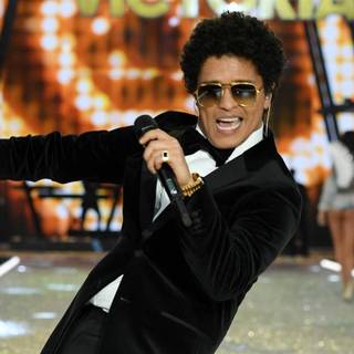 Bruno Mars desktop wallpaper