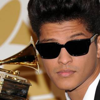 Bruno Mars desktop wallpaper