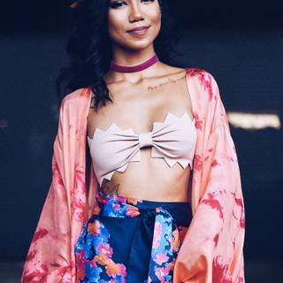 Jhene Aiko iPhone wallpaper