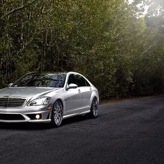 Mercedes W221 wallpaper