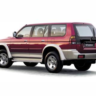 Mitsubishi Montero Sport wallpaper