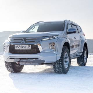 Mitsubishi Montero Sport wallpaper