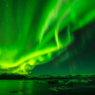 Green aurora wallpaper