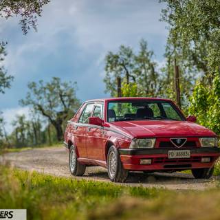 Alfa Romeo 75 wallpaper