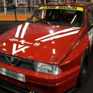 Alfa Romeo 75 wallpaper