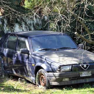Alfa Romeo 75 wallpaper