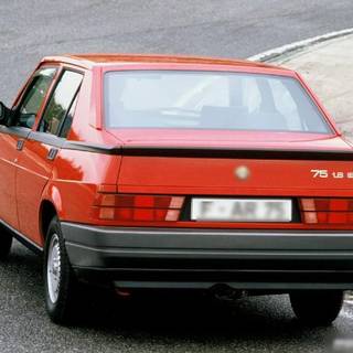 Alfa Romeo 75 wallpaper