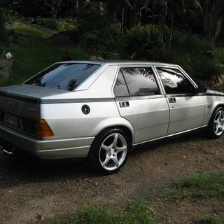 Alfa Romeo 75 wallpaper