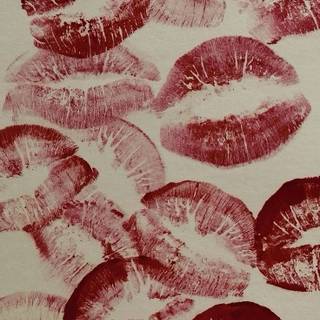 Aesthetic kiss wallpaper